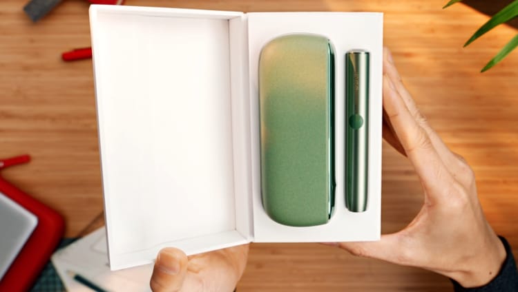 IQOS ILUMA en una caja