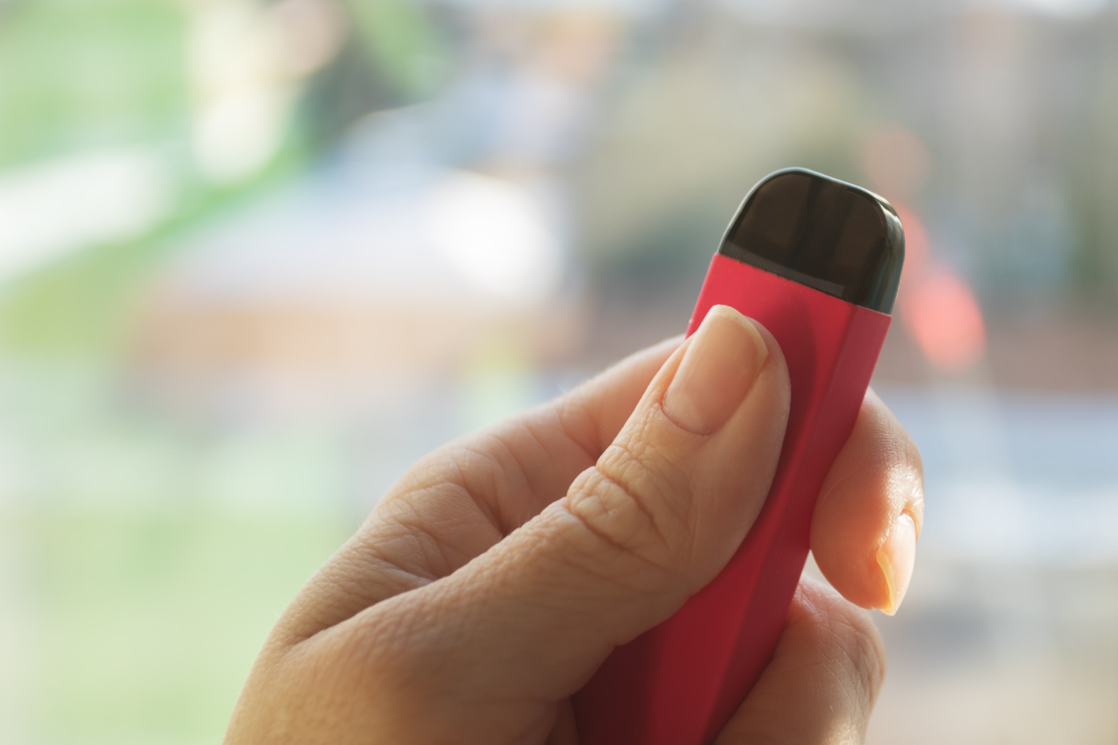 ¿Qué son los cigarrillos electrónicos desechables?